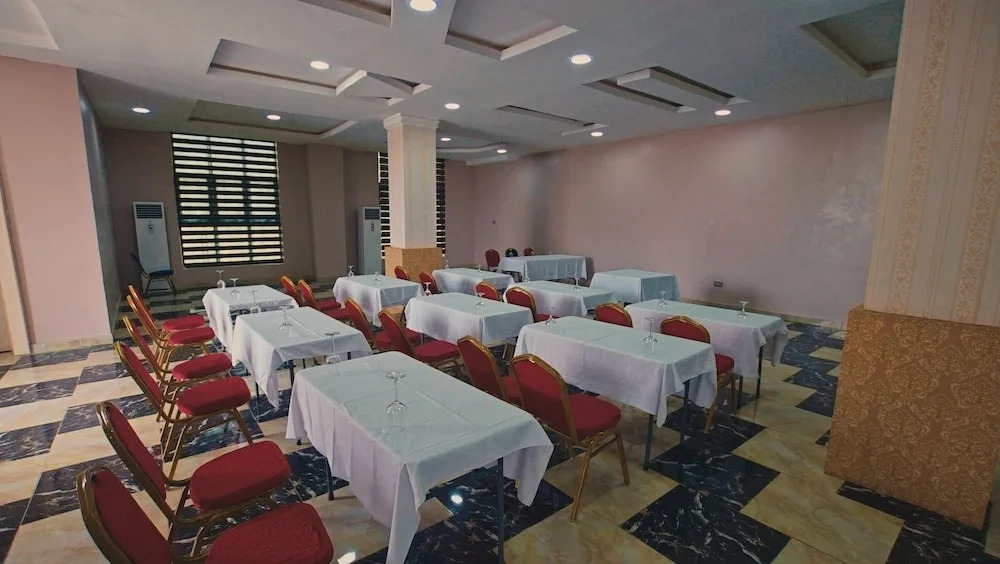Candellux Imperial Hotel and Suites