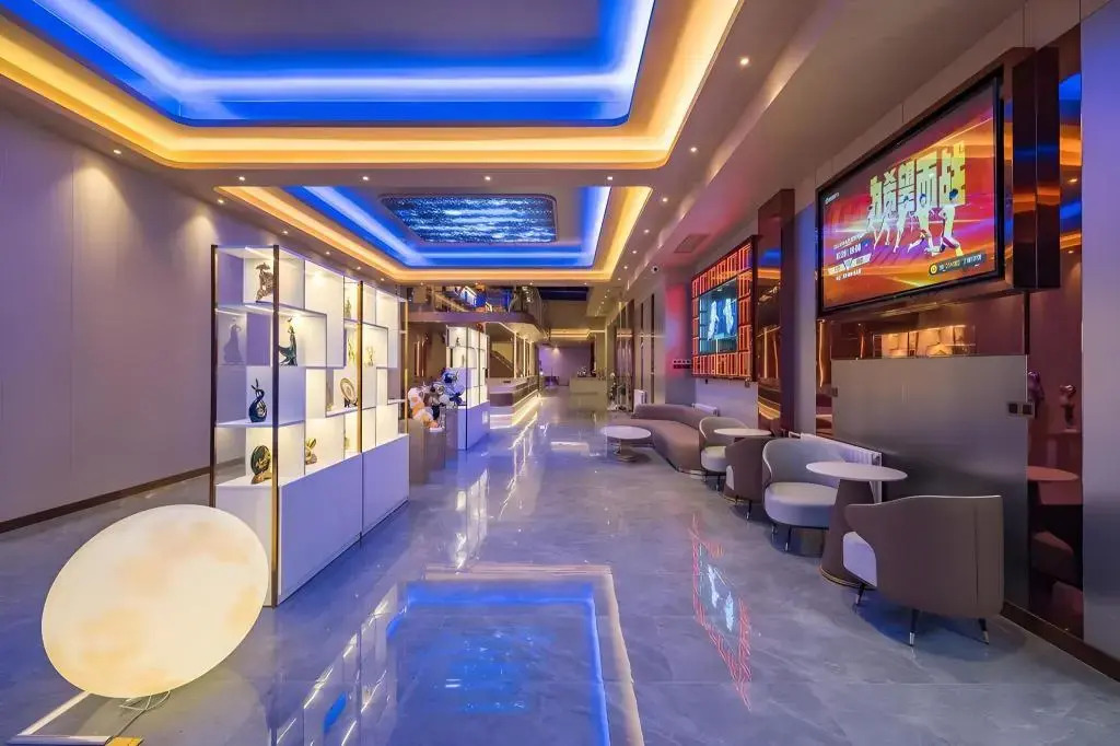 Dequan Luxury Huayuan Hotel, near POP LAND and SOLANA