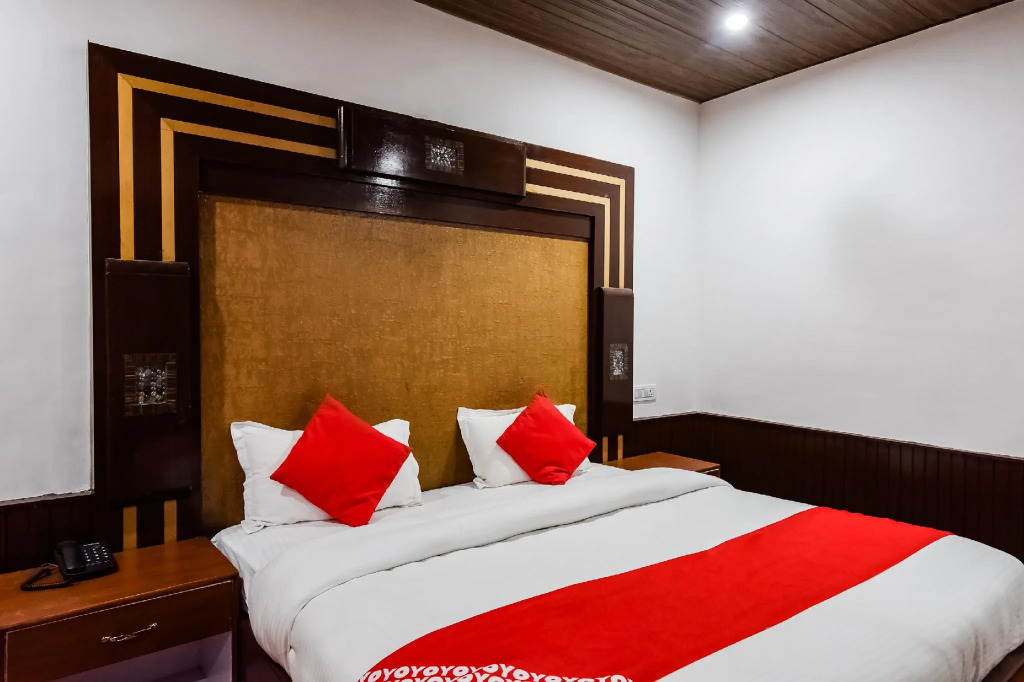 OYO 46828 Hotel Devidyar