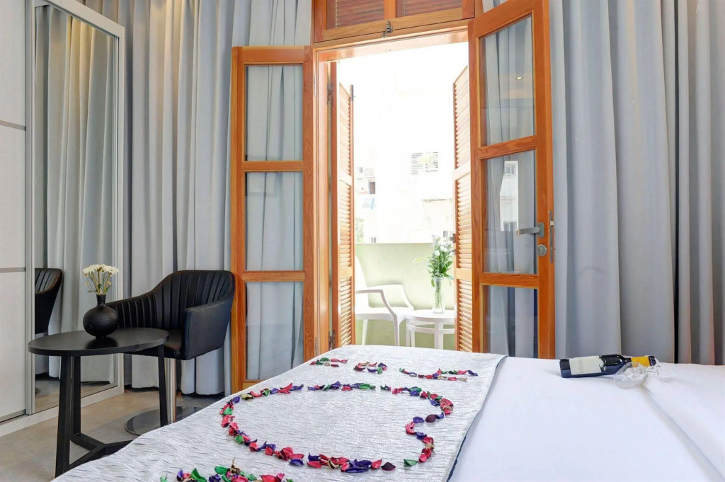 Residence Suites BY RAPHAEL HOTELS