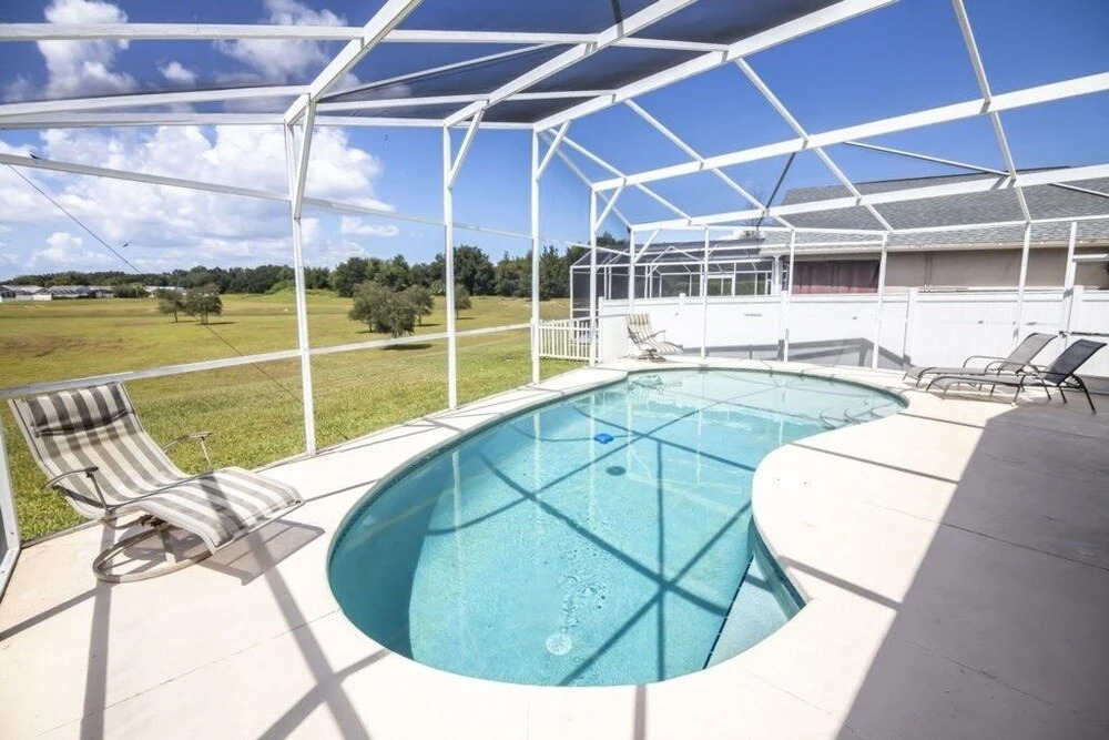 Nice "private" Pool Area! 4 Bedroom Home by RedAwning