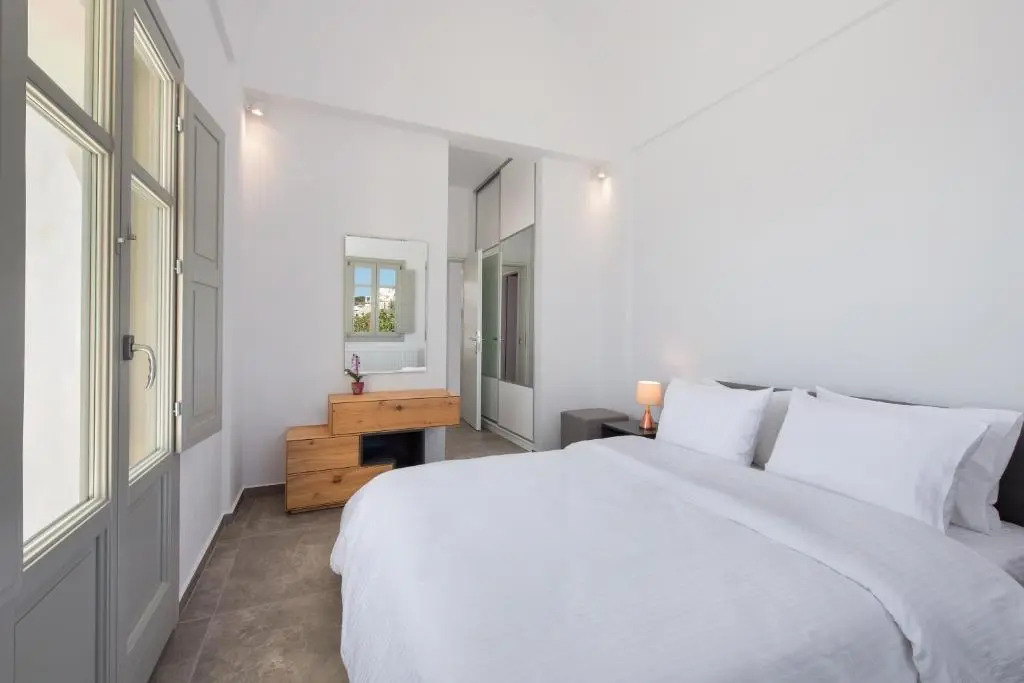 Theano Cave Suites & Villas