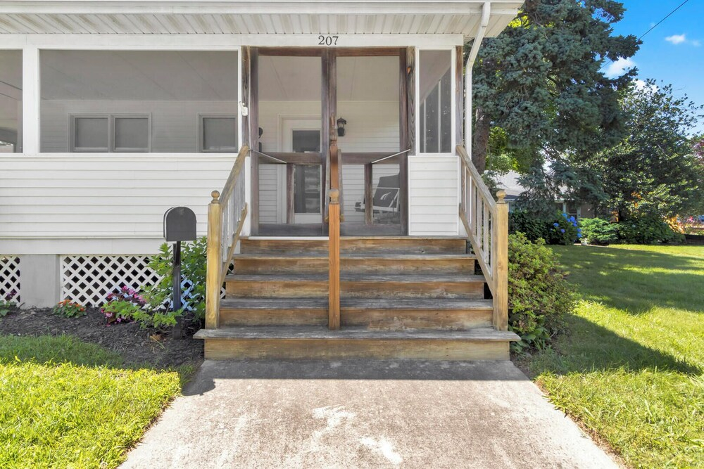 Bayard Avenue 207