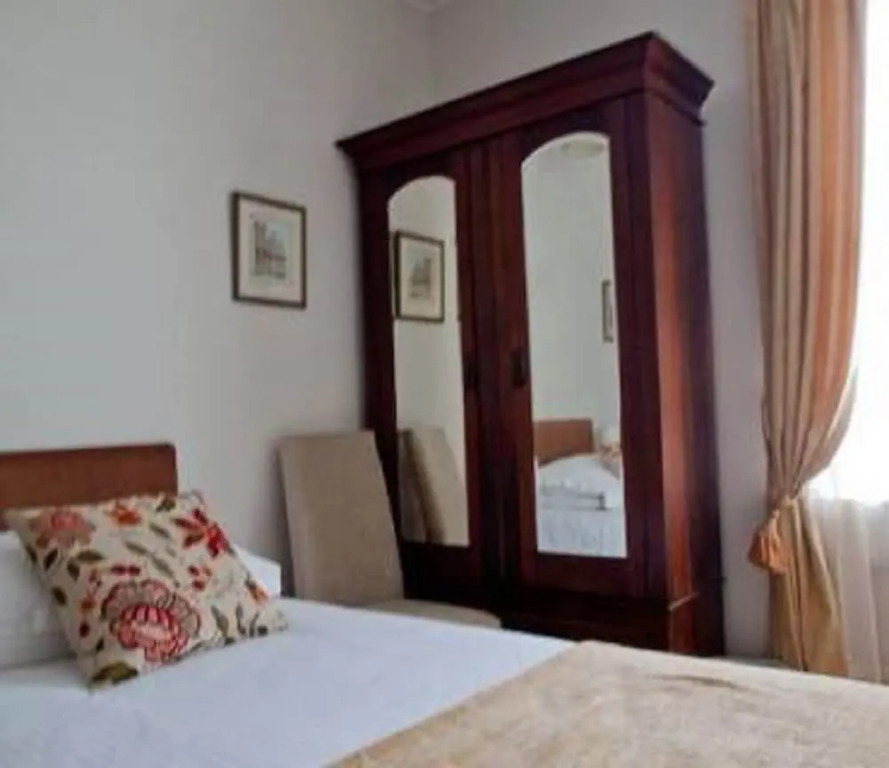 Crescent Guest House