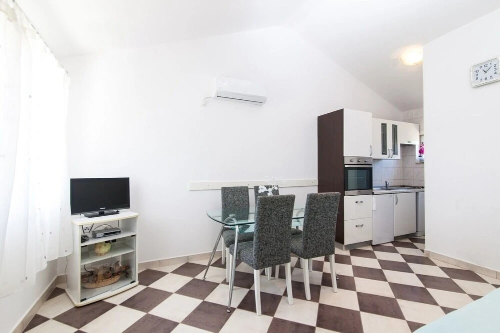 Villa Vinko - With Four Rooms - H