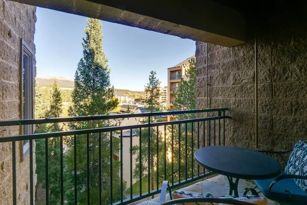 Cozy Ski-in/ski-out Breckenridge Condo: Mtn Views!