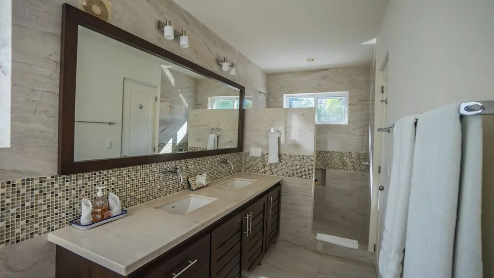 Casa Blanca 4 Bedroom Home