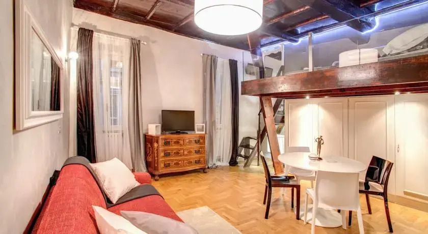 Luxury and Romantic Apartment In Piazza Farnese