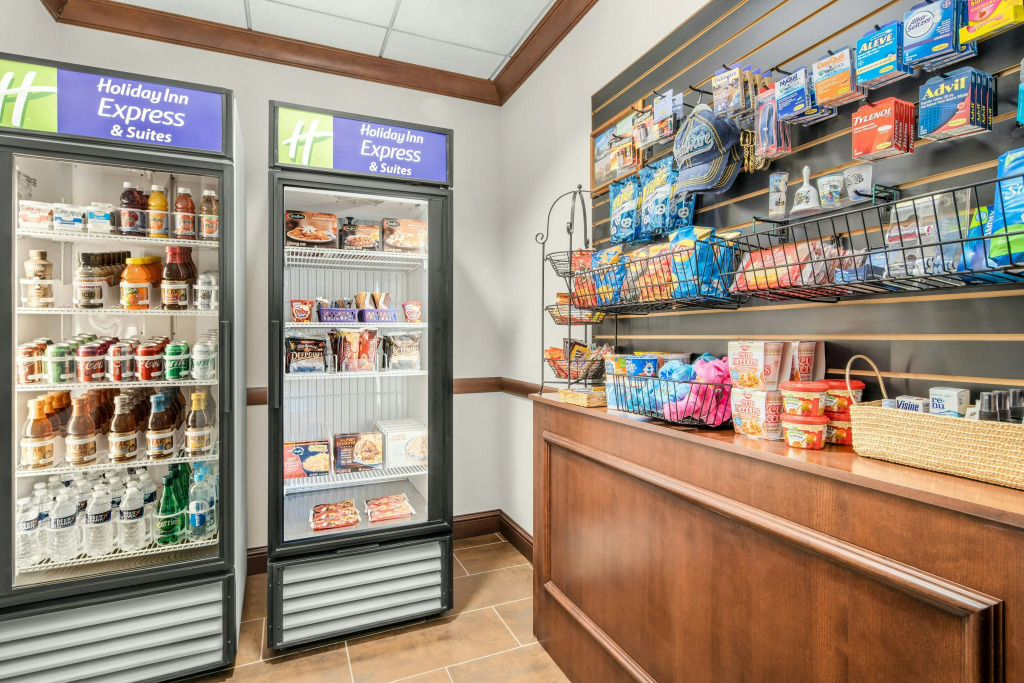 Holiday Inn Express & Suites Wilmington-Newark by IHG