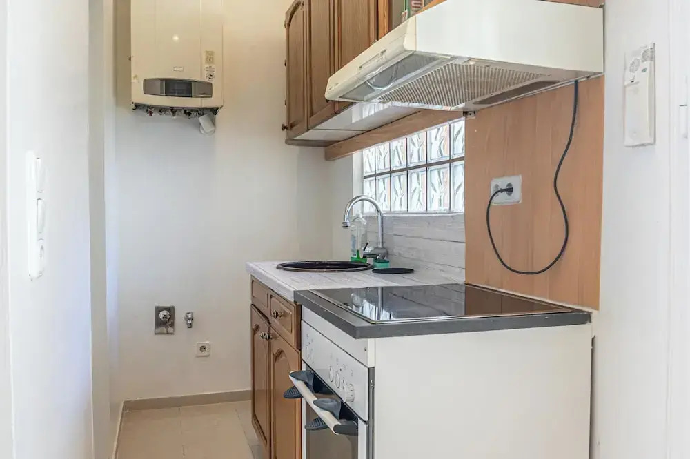Chic 2BR Retreat Near Belvedere Palace