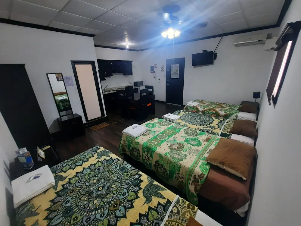 Hotel Garcias Suites, Linares