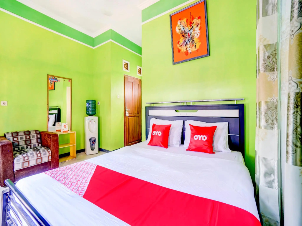 OYO 90284 Villa Biru