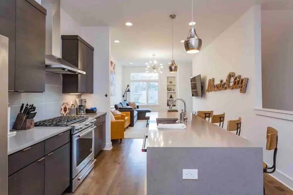 Wild Horse by Avantstay Gorgeous Nashville Townhouse w/ Rooftop Patio & Outdoor Kitchen