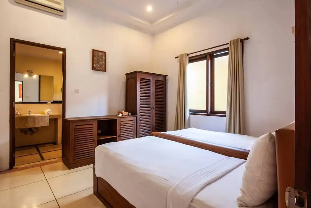 PB - 5BR - V1 & V2 5BR Private Pool Villa, Walk to Seminyak Beach