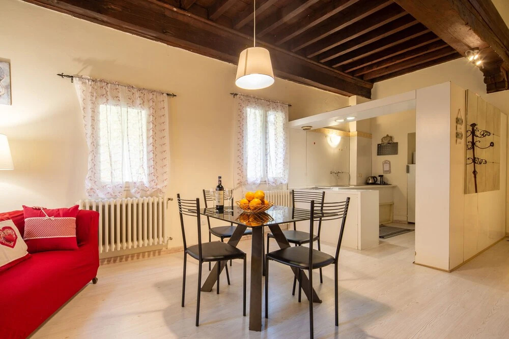Santa Trinita Suite B