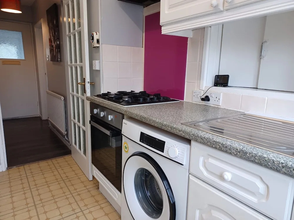 Poynters House - Huku Kwetu Luton