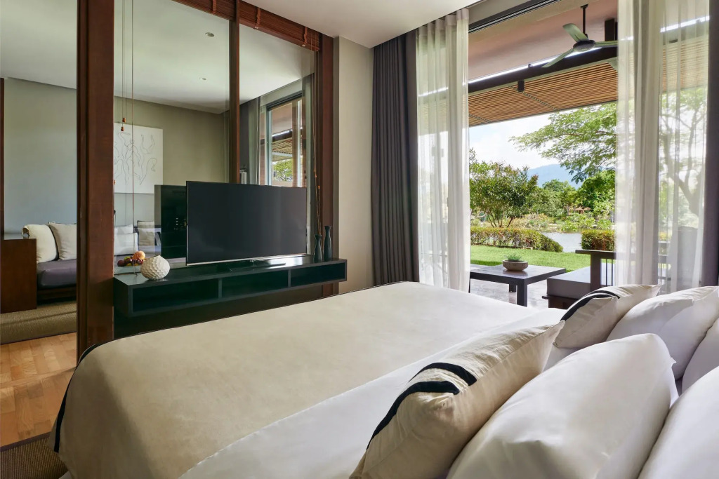 atta Lakeside Resort Suite