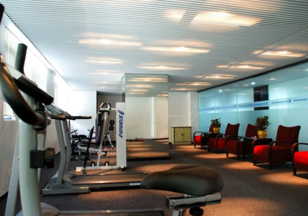 Henry Business Hotel