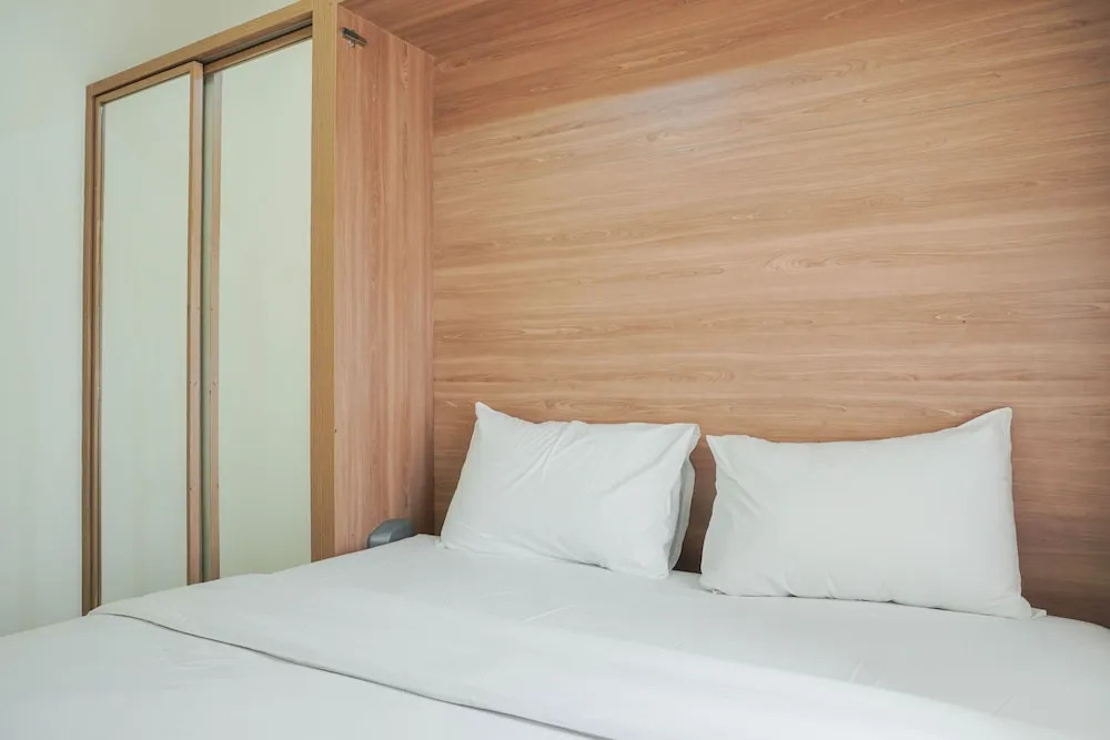 Cozy Living 2Br Green Pramuka City Apartment Next To Mall