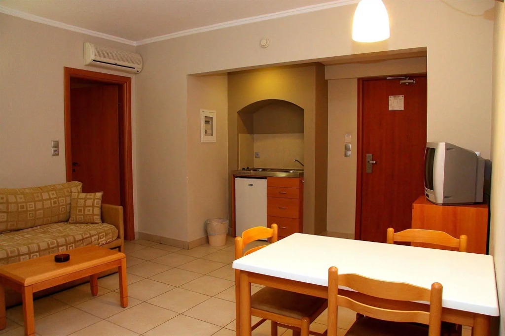 Saint Constantine Hotel