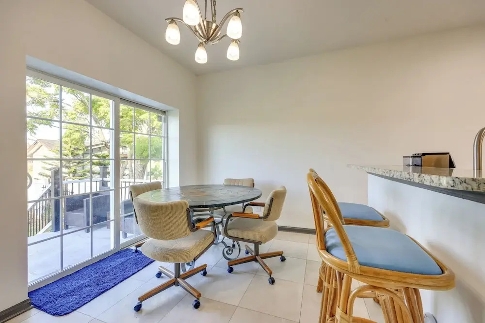 7 Mi to Dtwn Jacksonville: Riverfront Home w/ Deck