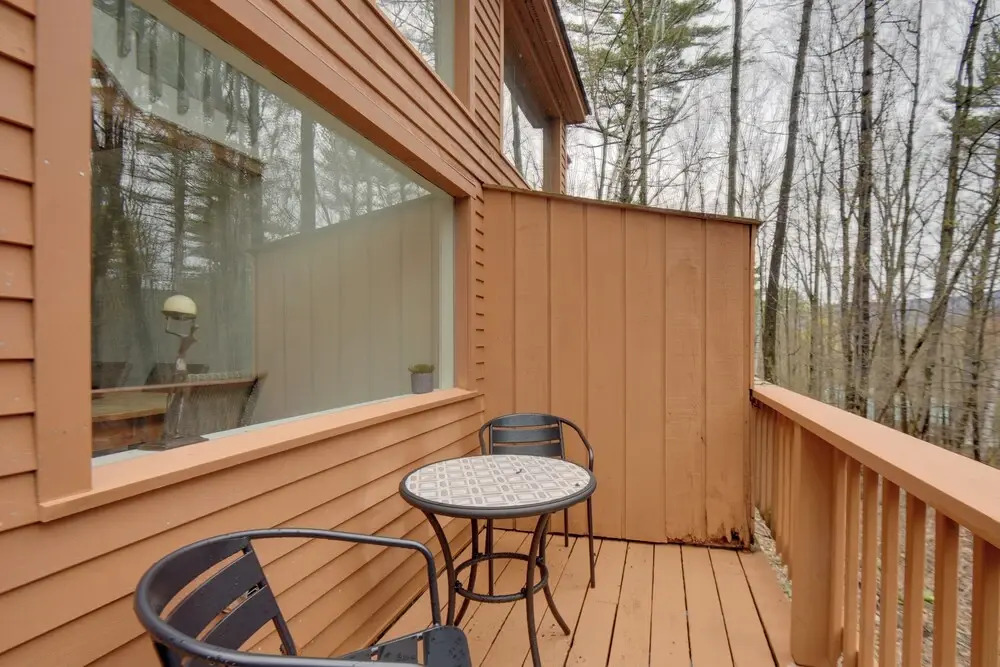 Private Hot Tub & Deck: North Conway Retreat