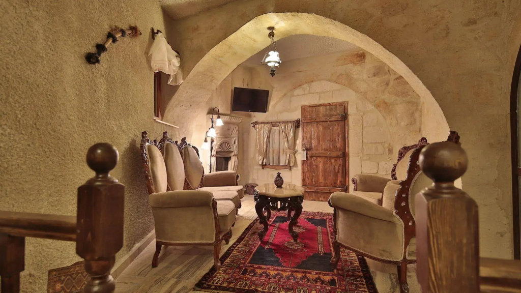 Maccan Cave Hotel