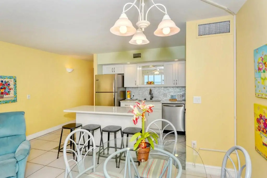 LaPlaya 103A Time to relax Enjoy the peaceful, private beach just a shells throw from your door