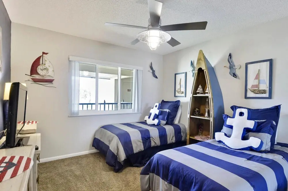 Land's End 402 Building 6 Beachfront With Private Balcony!