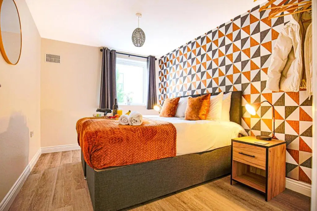 Cosy Two Bedroom, Two Bathroom Apartment in Milton Keynes by HP Accommodation - Free Parking and Wifi