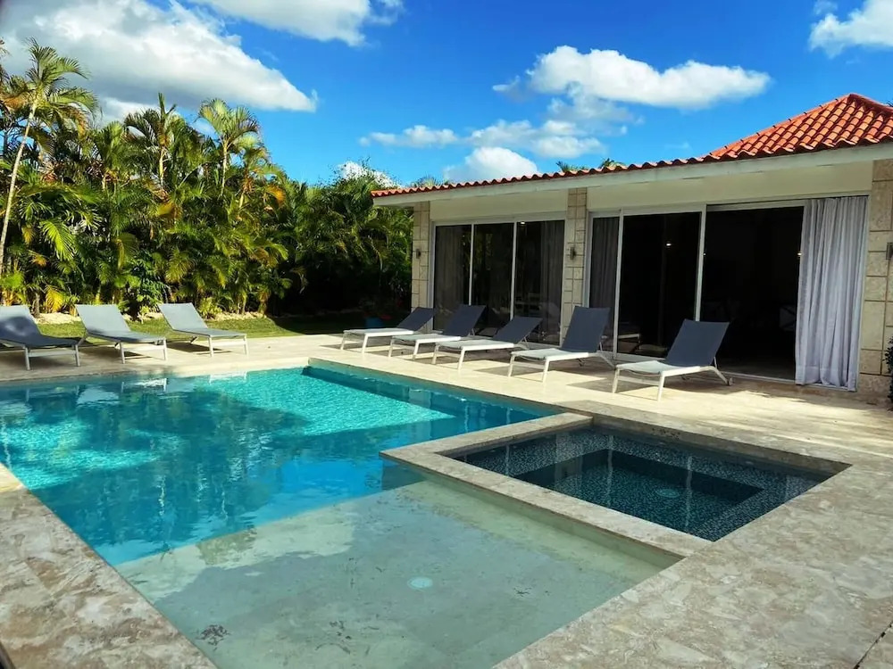 Seasideserenity - Luxury Villa Steps From The Beach