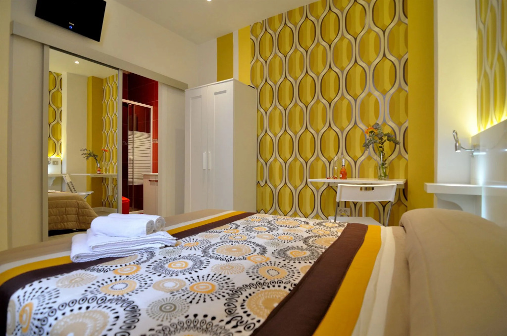 Hostal Far Home Plaza Mayor