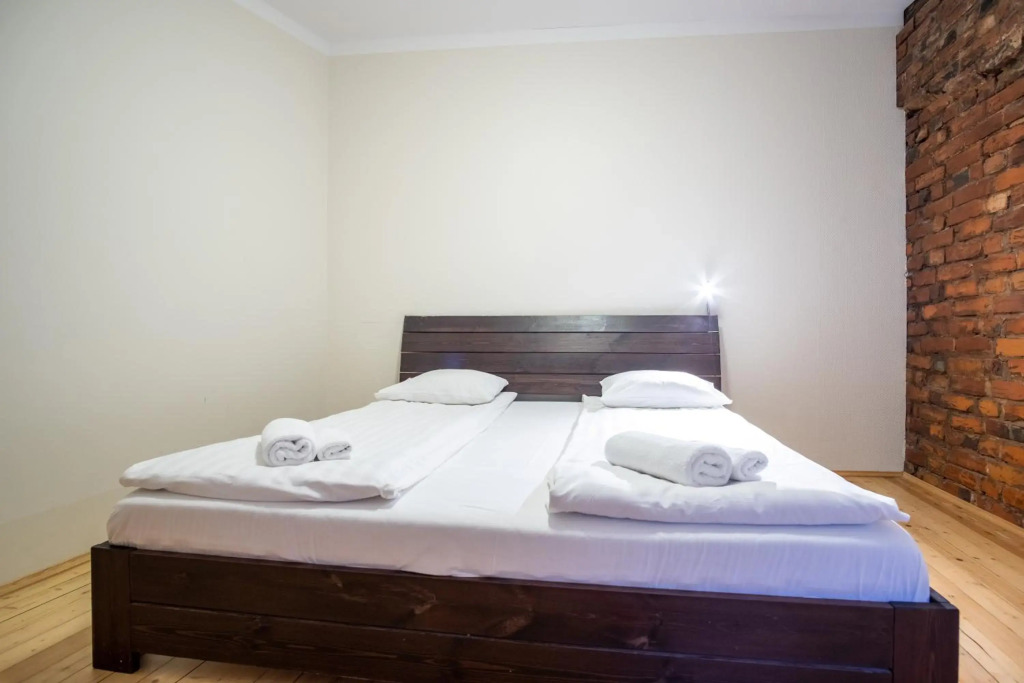 Dream Stay - Bright 2-Bedroom 2-Floor Old Town Apartment