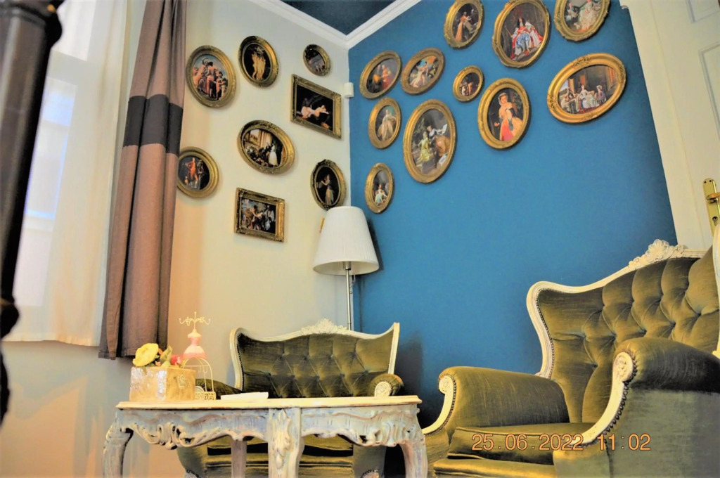 Central House for up to 20 Guests Entire Place