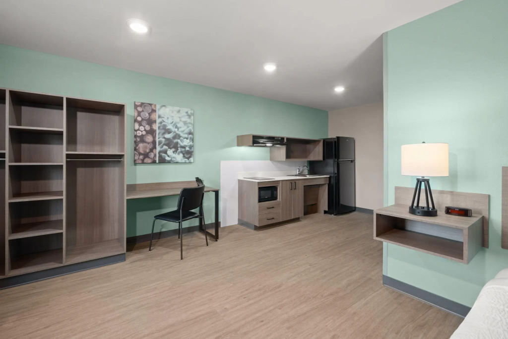 ECHO Suites Extended Stay by Wyndham Johnson City Medical CR
