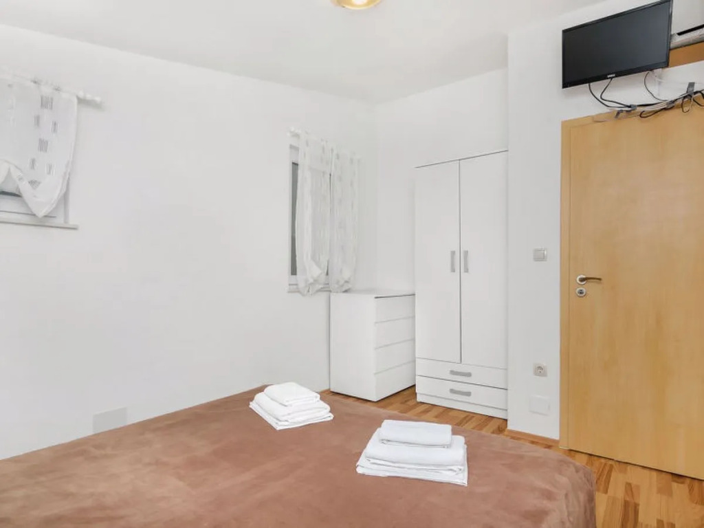 Apartment Cico Hvar/Pokrivenik 25302