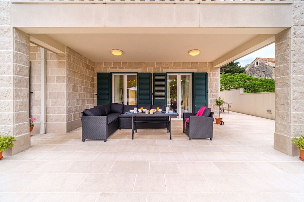 House Villa Gold
