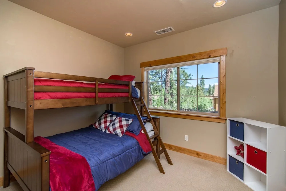 Truckee Townhouse Walk Everywhere by RedAwning