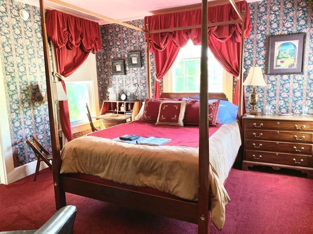 Chestnut Street Inn