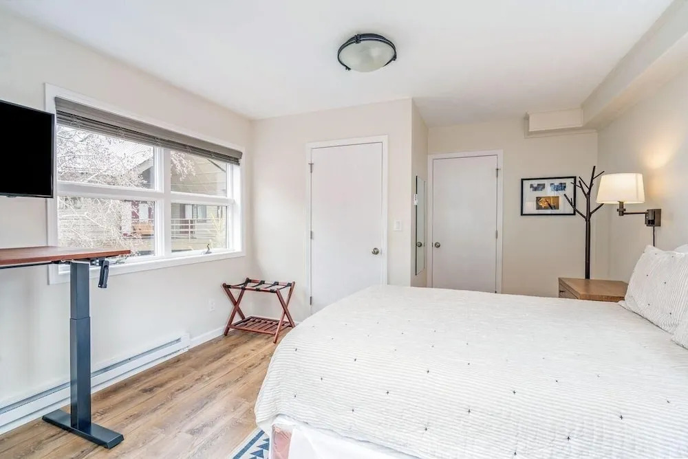Cloud Nine! Near Chair 7, Top Floor On River + Hot Tub 1 Bedroom Condo by RedAwning
