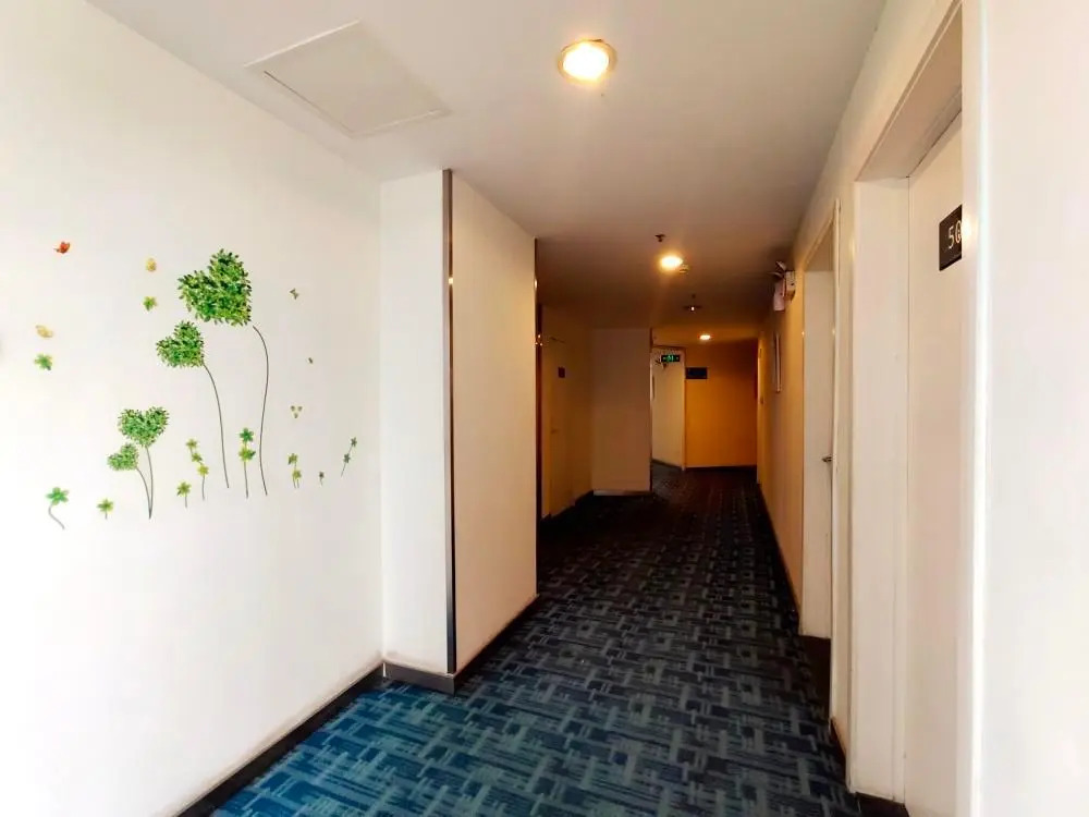 7 Days Premium Hotel Chengdu Kuangzhai Alley New City Square Branch
