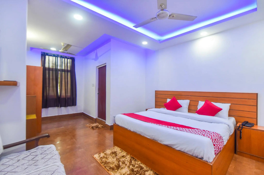 OYO 12846 Hotel Sunita