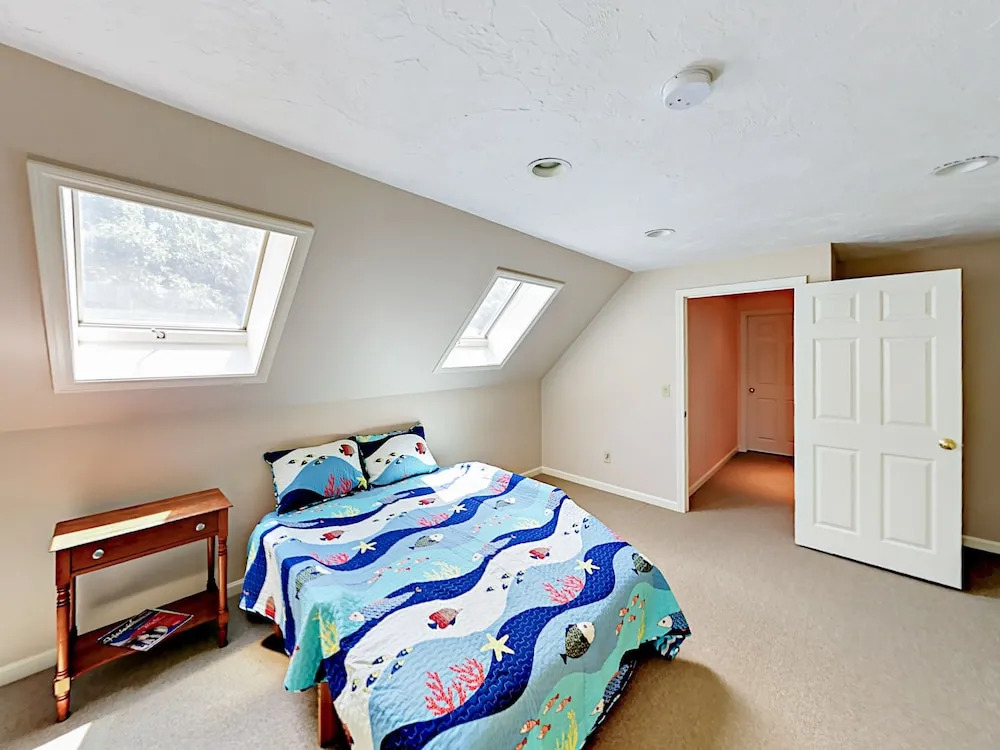 Countryside Home 4 Bedrooms 2 Bathrooms Home