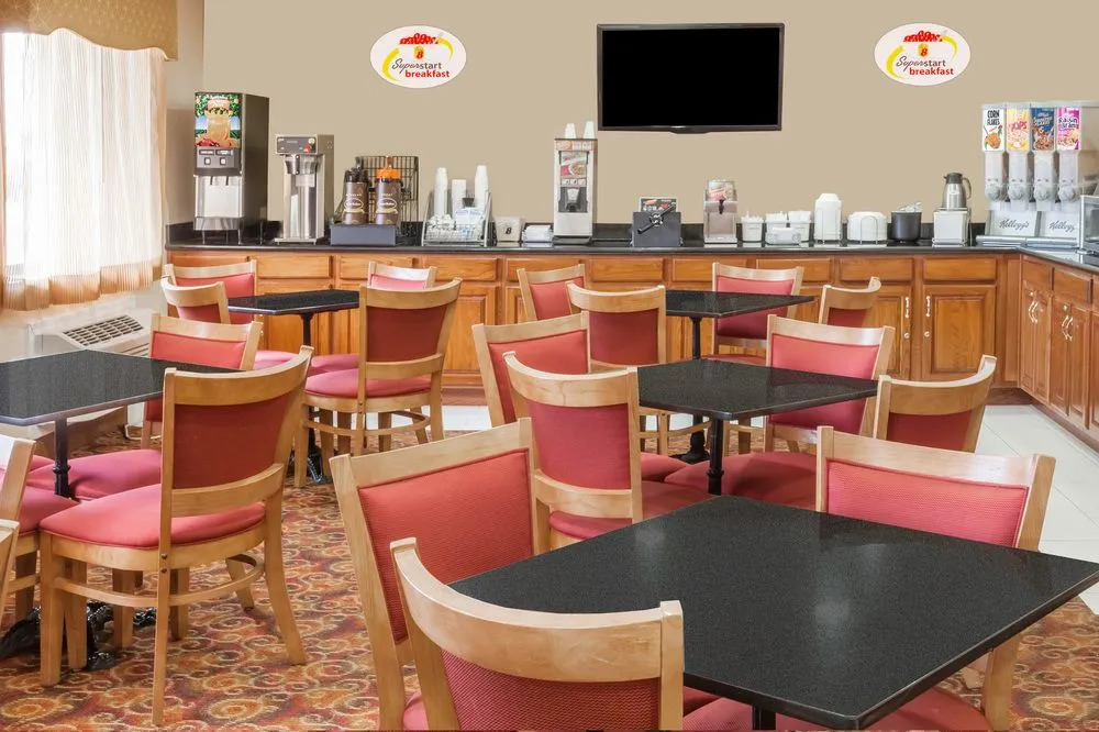 Super 8 Bowling Green South