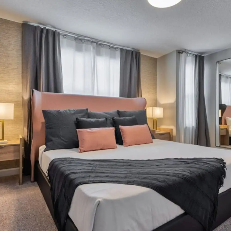 Super Spacious Near Disney With Private Pool