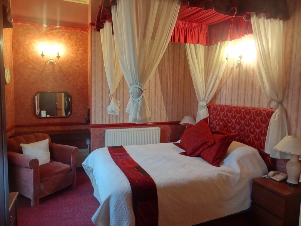 Edward Hotel