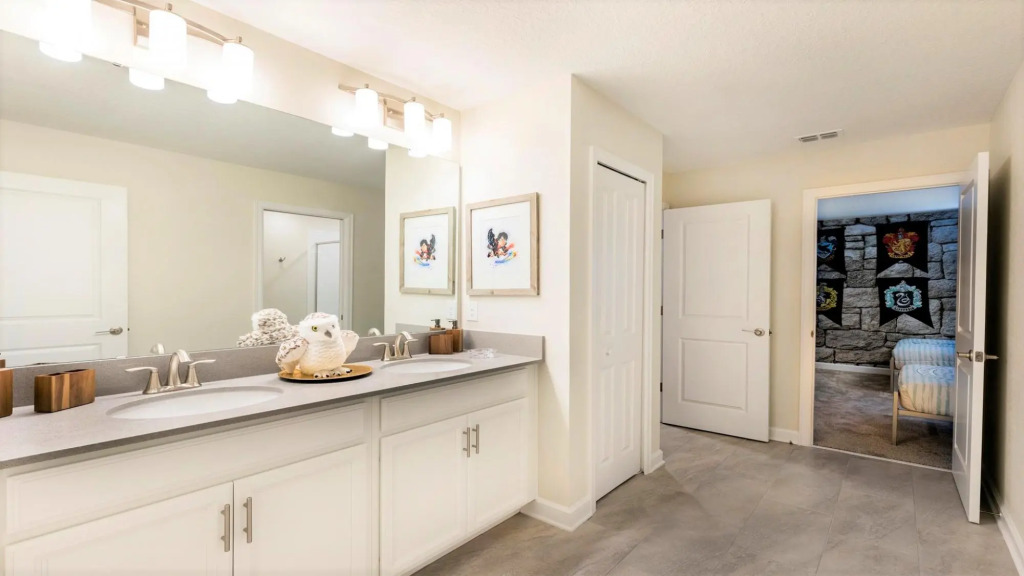 Resort 9BR Family Disney Pool Villa w Greenview