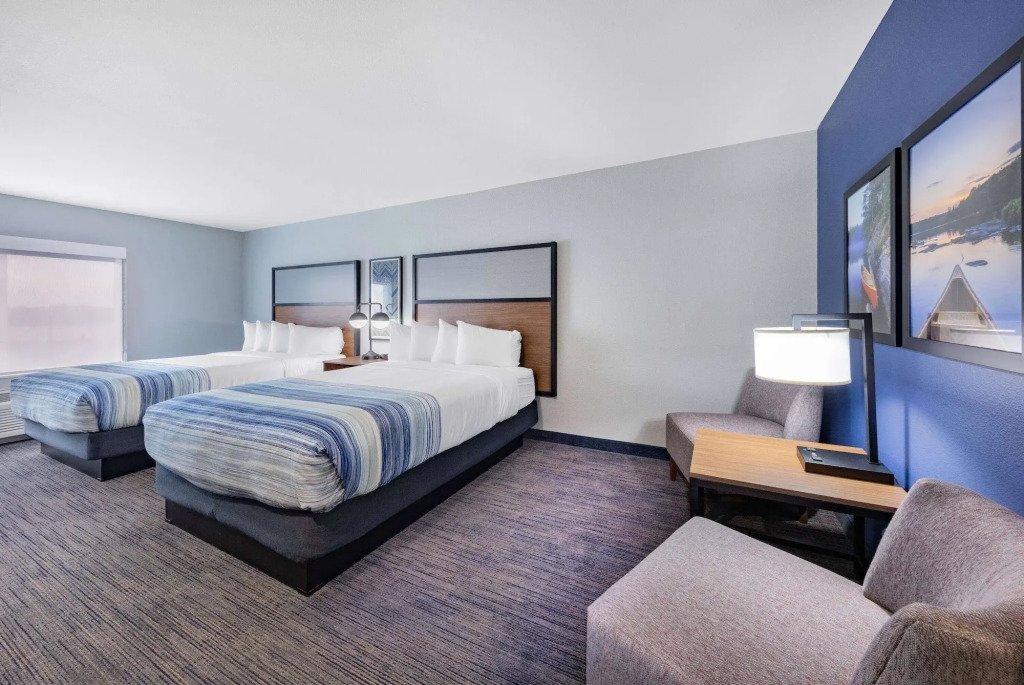 AmericInn by Wyndham International Falls