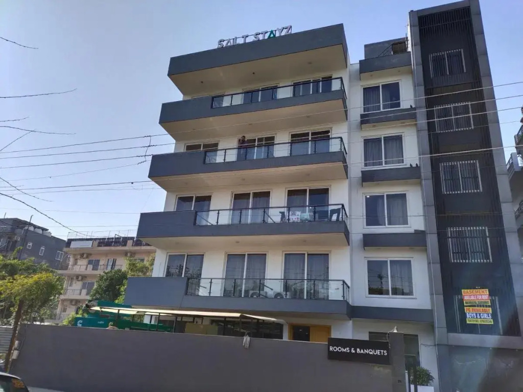 Saltstayz Select – Near Sohna Road City Center