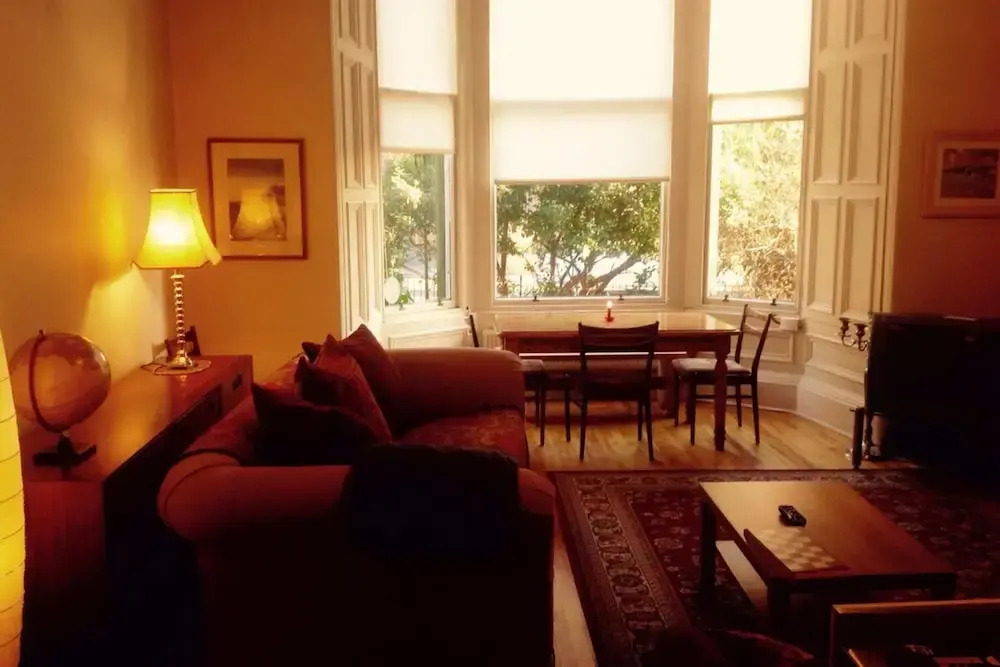 Botanic Garden 2 Bedroom Apartment in Edinburgh